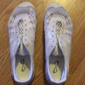 Cheerleading shoes